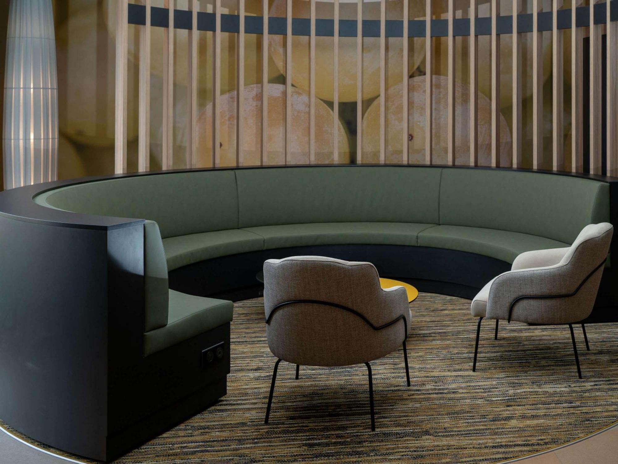 Mercure Auxerre Autoroute Du Soleil Hotel 4*