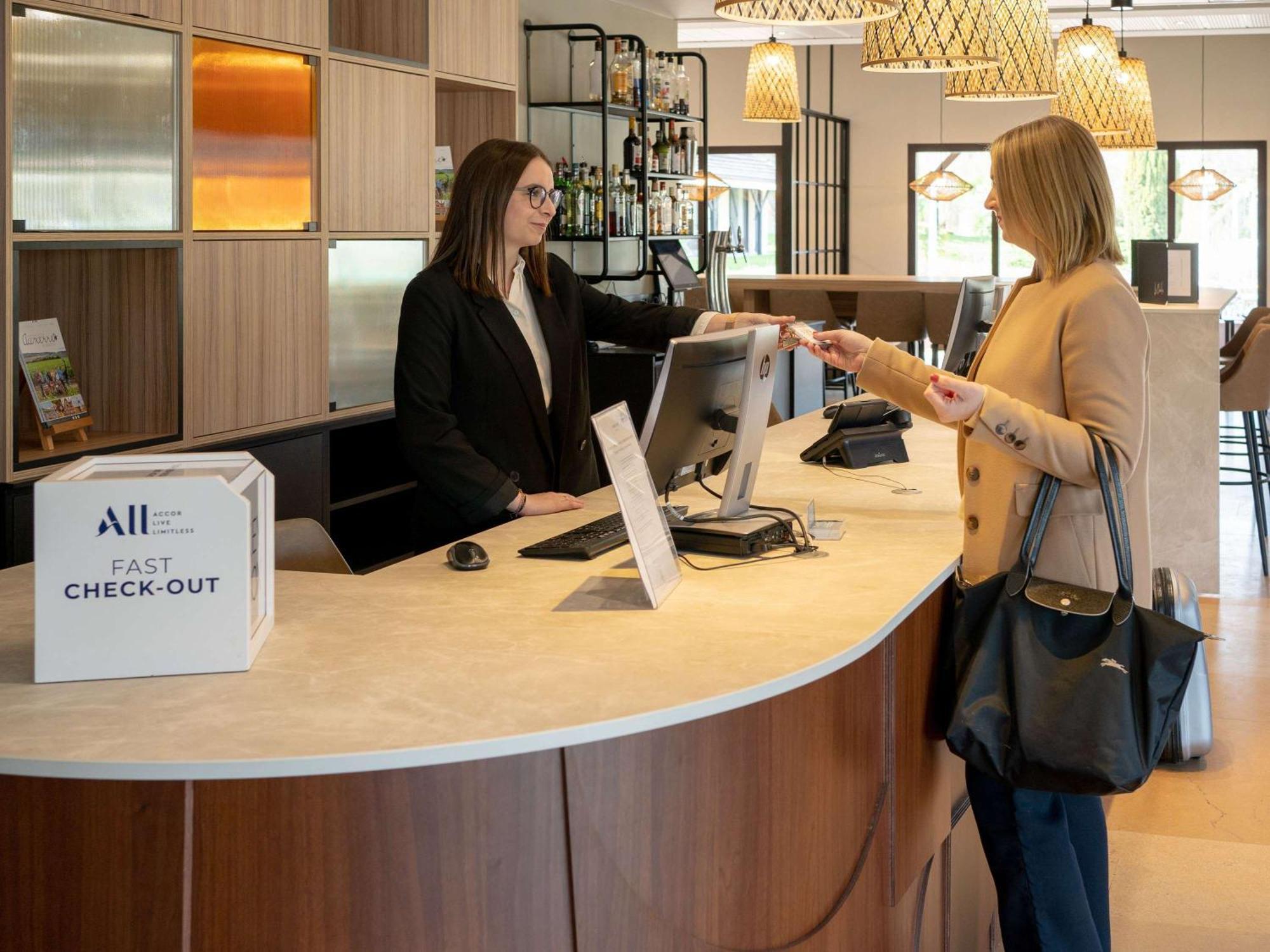Hotel Mercure Auxerre Autoroute Du Soleil