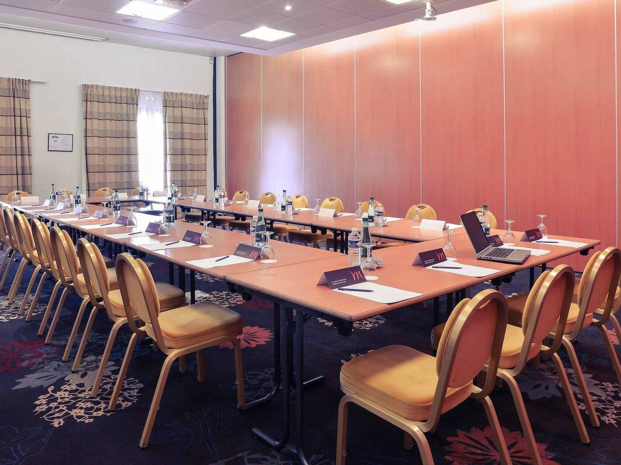 Mercure Auxerre Autoroute Du Soleil Hotel